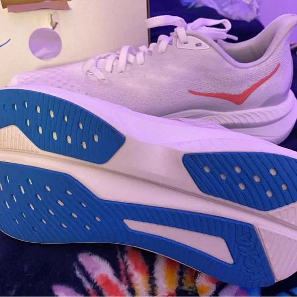 Hoka Women's White Running Shoes 8B - Picture 2 of 6